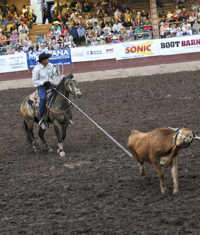 Team ropin'.