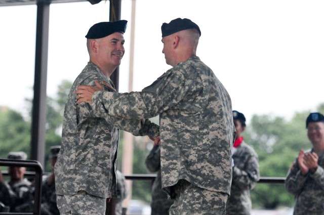 Division West's 479th Field Artillery Brigade welcomes new commander