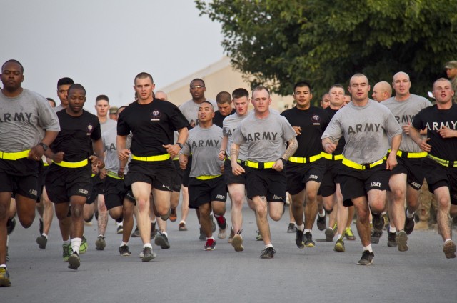 Soldiers compete for NCO, Soldier of quarter