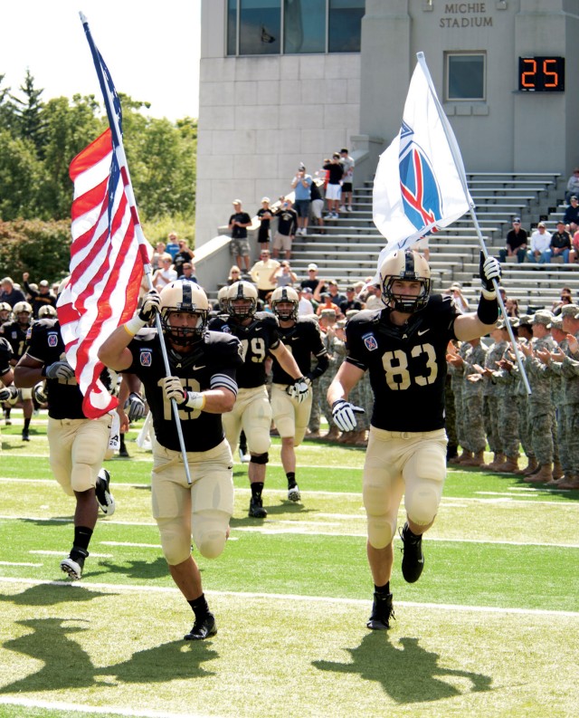 Army Black Knight freshmen roll into 2013 football season