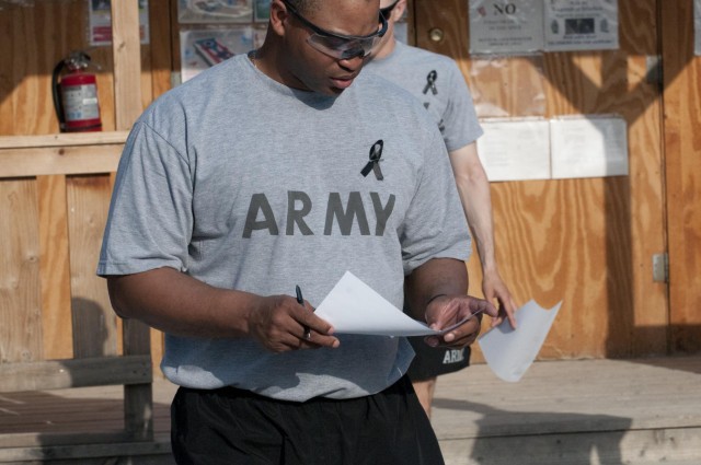Fitness community takes part in 'Crossfit For Hope' on FOB Gamberi