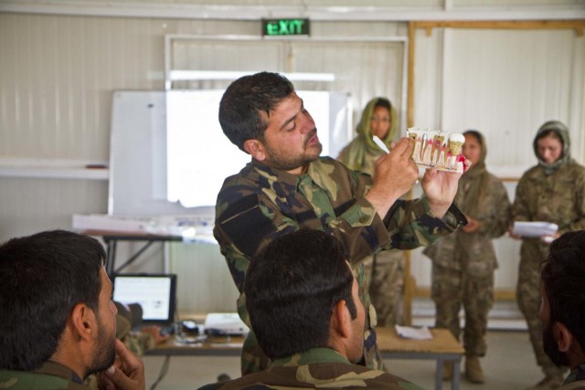 ANA commandos receive dental training