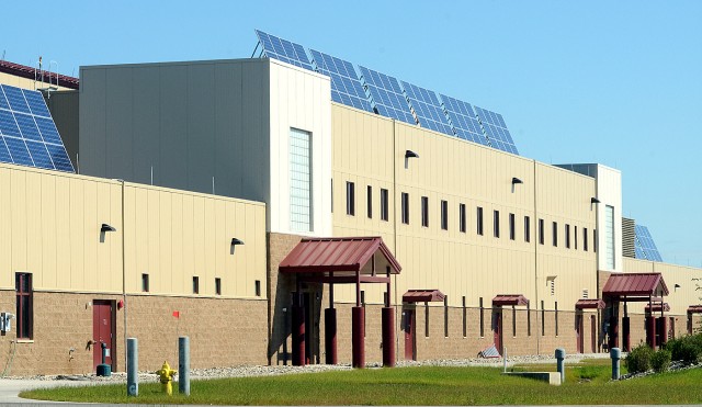 Energy efficient hangar