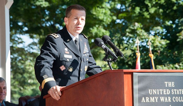 Army College graduates 348 senior leaders from distance program