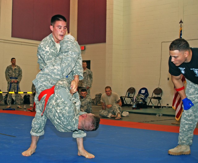 New York Army National Guard Soldiers Compete for Combatives Title