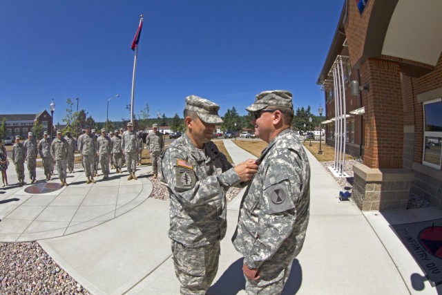 7ID soldier receives Legion of Merit following 30 years of service