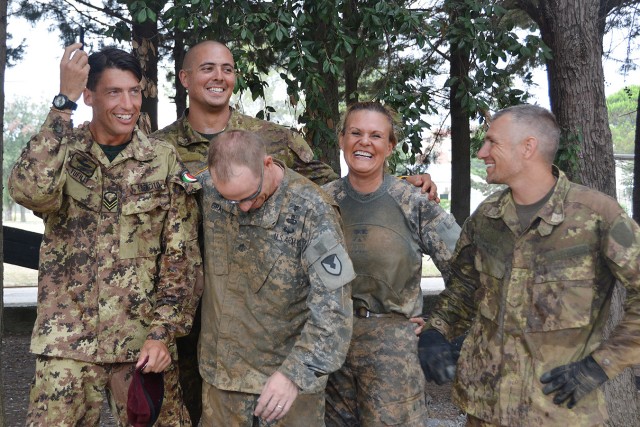 Leadership Reaction Course strengthens Italian-American esprit de corps at Camp Darby