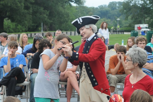 Hundreds cheer at MDW's Twilight Tattoo!