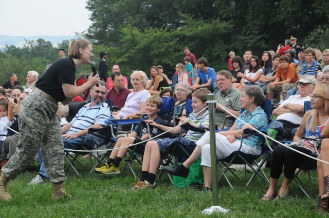 Hundreds cheer at MDW's Twilight Tattoo!