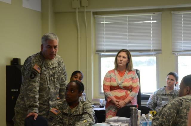 Vice Chief of Staff visits Fort Jackson - 4