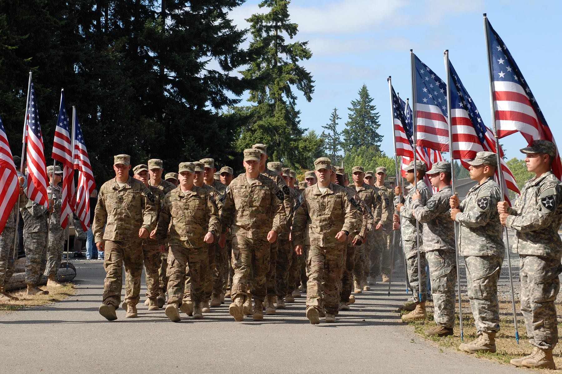 Final Homecoming Flights For 4th SBCT Bring Home 600 Troops, Brigade ...