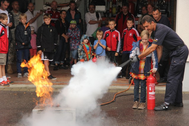 Hands on demonstration of a fie extinguisher.