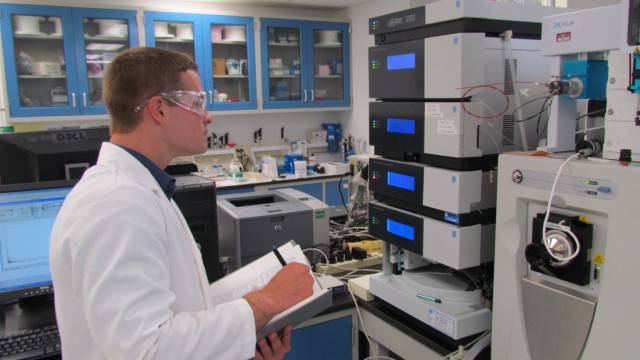 West Point Cadets study at ECBC