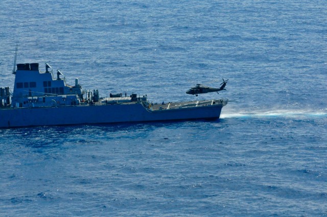 25th CAB, Navy perform deck landings