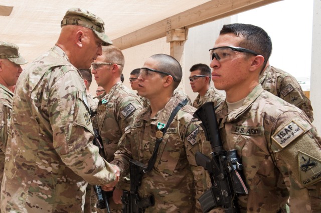 Odierno visits Soldiers in southern Afghanistan