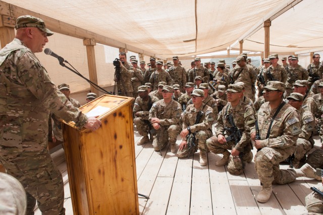 Odierno visits Soldiers in southern Afghanistan