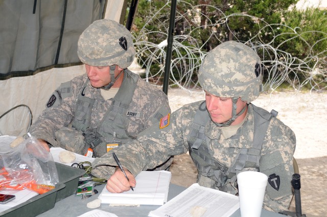 Signal Guardsmen train for combat