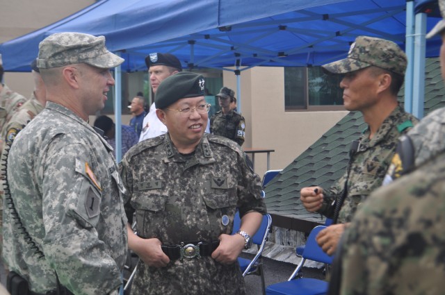 Col. Lawson visits Taeseongdong
