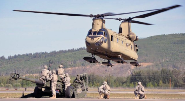 2-8 FA Soldiers prepare howitzer for slingload