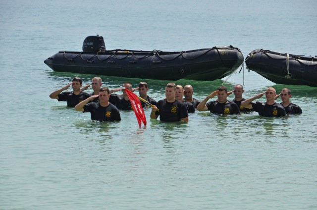 The 86th Engineer Dive Detachment changes command in their own way