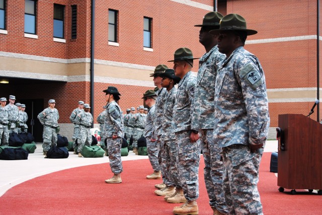 Drill Sergeants Recite Army Values