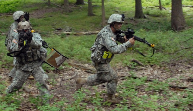 New York Army National Guard instructors qualify infantry soldiers