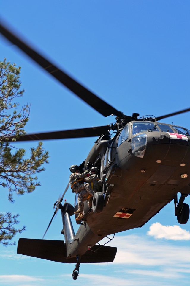 Soldiers practice downed aircraft response skills