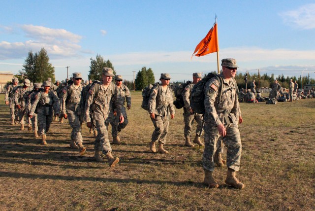 Soldier complete 25-mile foot march