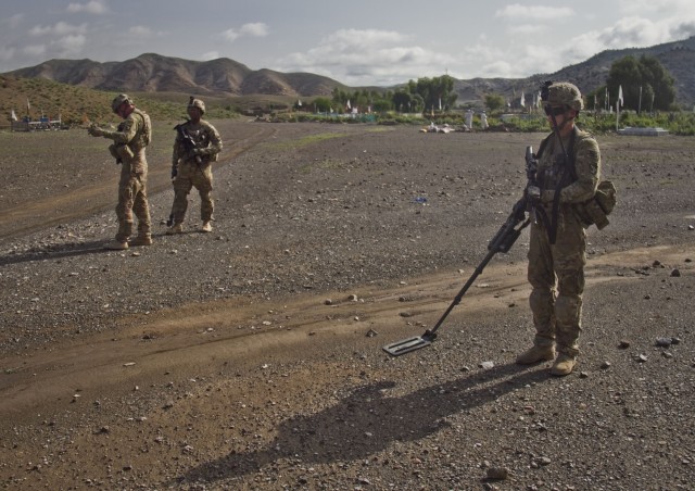 Currahees engineers conduct route clearance patrol in Khowst