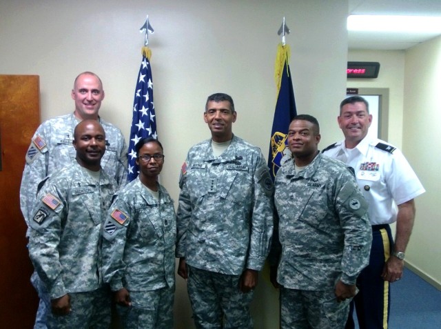 USARPAC Commanding General visit Religious Support Team