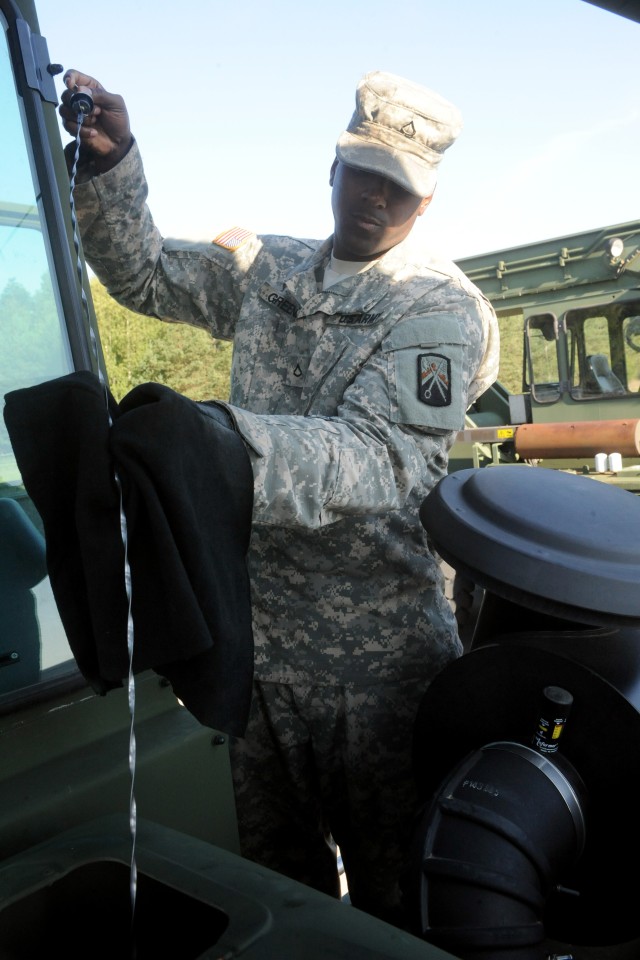 16th SB Soldiers train with rough terrain container handler