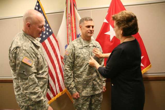 TRADOC commander promotes new SMDC leader