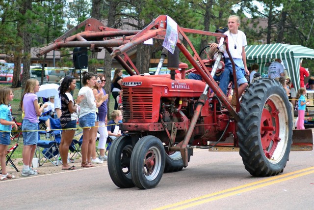 Black Forest parade honors 2nd GSAB