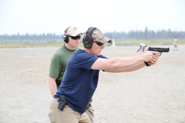 1/24 Soldiers participate in competitive shooting match