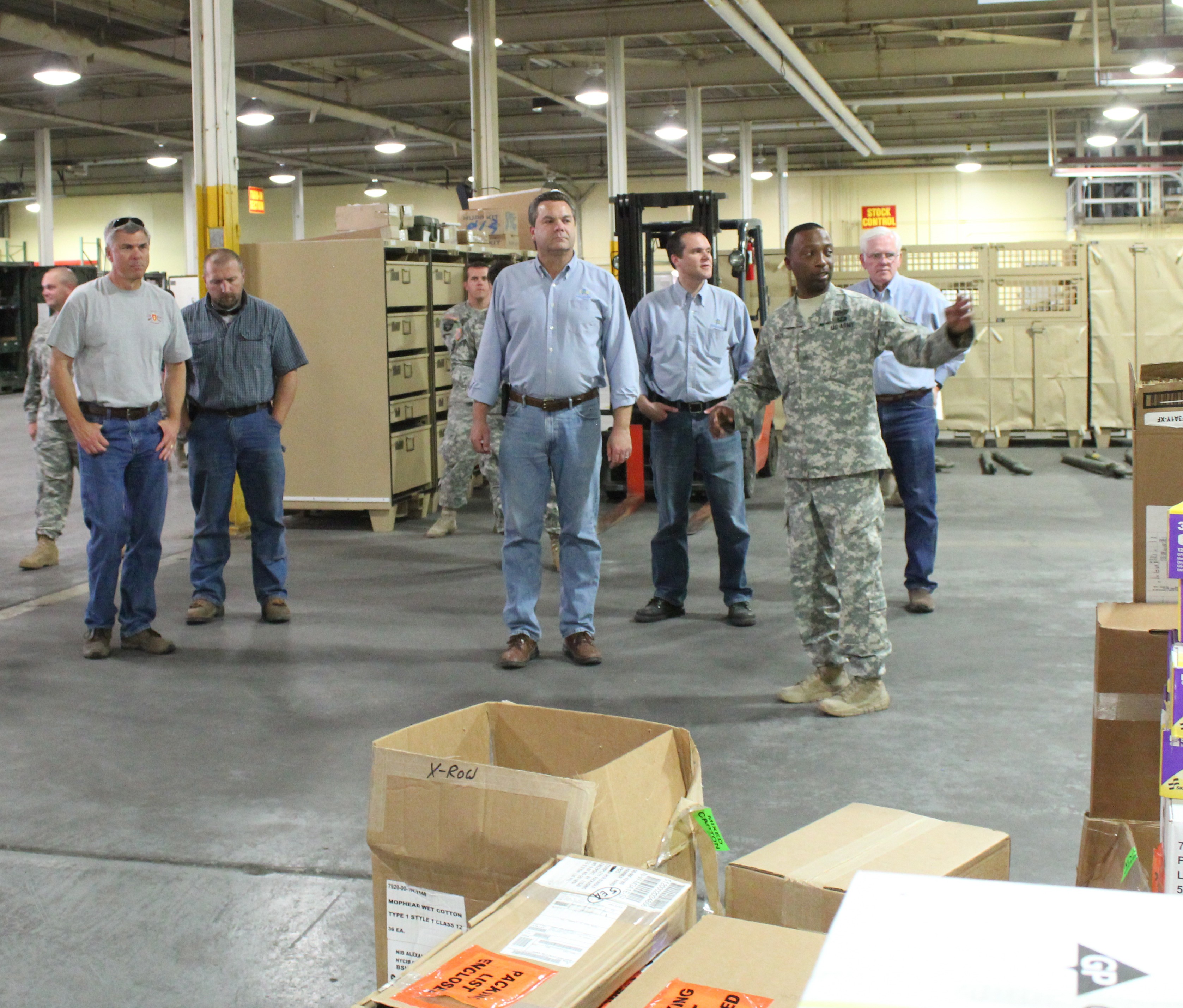 Brigade leaders share experiences with local company | Article