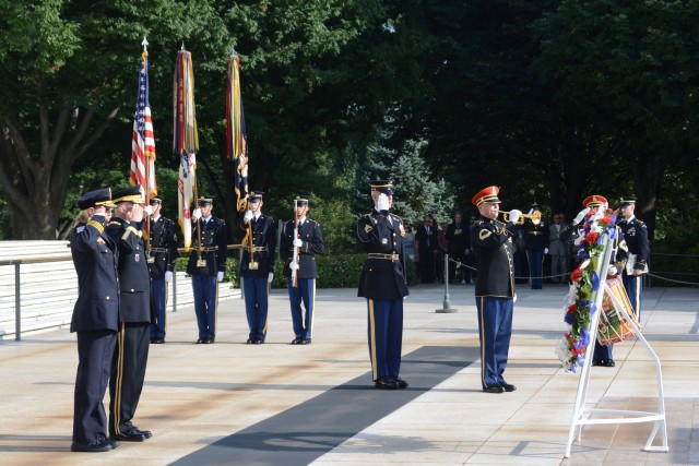 Metropolitan Police lay wreath at the Tomb of the Unknown Soldier