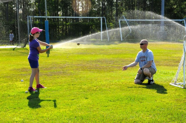 1st MEB baseball clinic knocks one out of park with former major league player