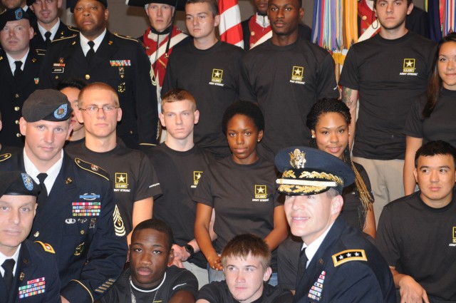 New Soldiers sworn in at MDW's final Twilight Tattoo of 2013