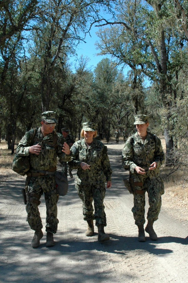 Vice admiral visits Reservists at Fort Hunter Liggett