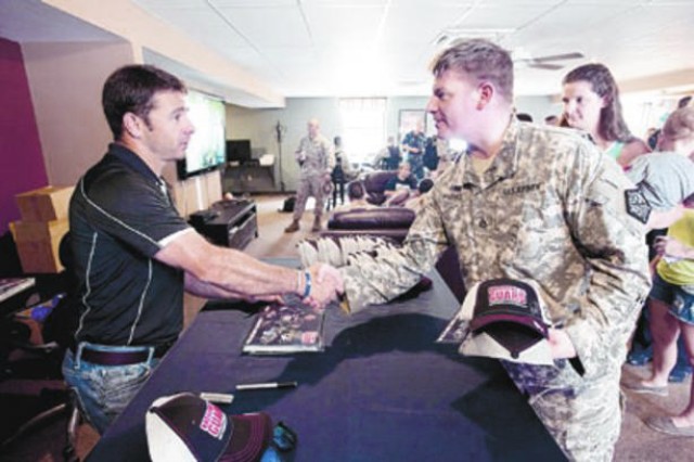Panther Racing visits Fort Meade USO
