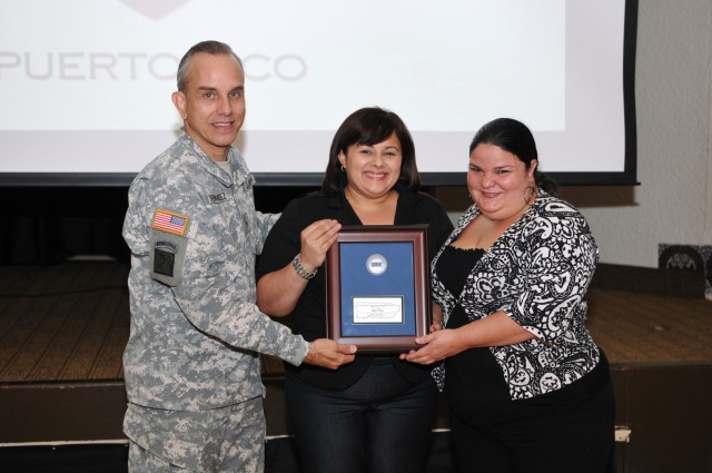 US Army Reserve-PR Soldiers Have Lunch with the Boss