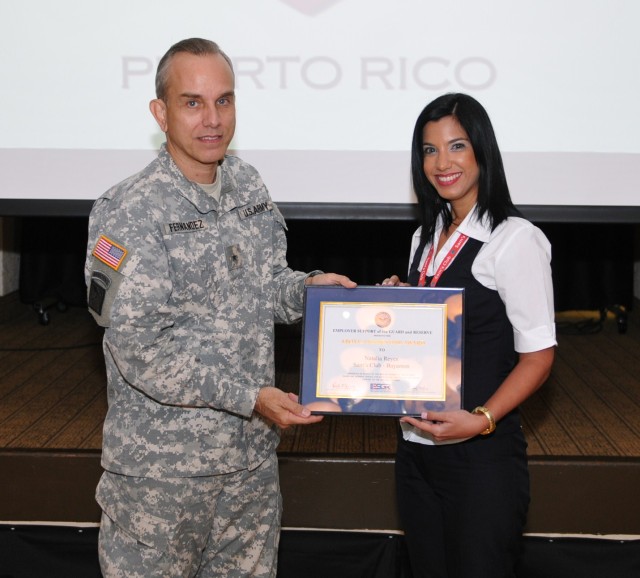 US Army Reserve-PR Soldiers Have Lunch with the Boss
