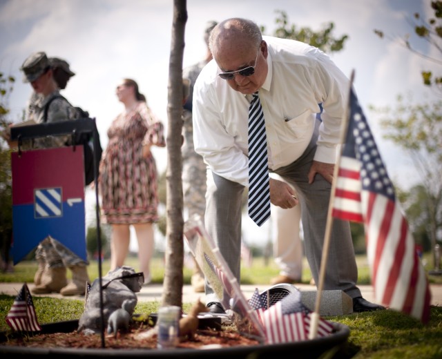 Under Secretary of the Army visits with Stewart-Hunter Soldiers, Civilians, tours Warriors Walk