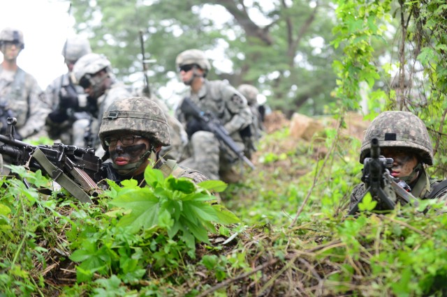 ASSAULT UNIT PROVIDE AIR SUPPORT TO INFANTRY SOLDIERS