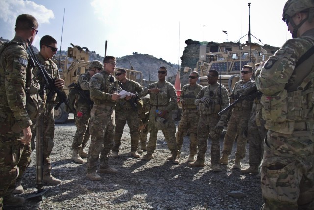 Missouri Guardsmen build bridge helping Currahee movement