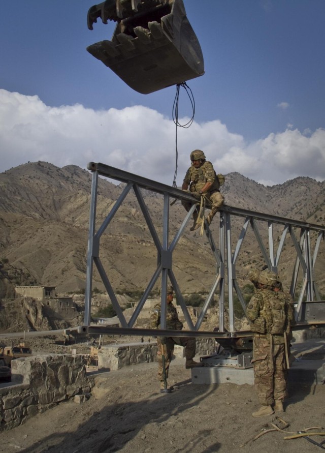Missouri Guardsmen build bridge helping Currahee movement