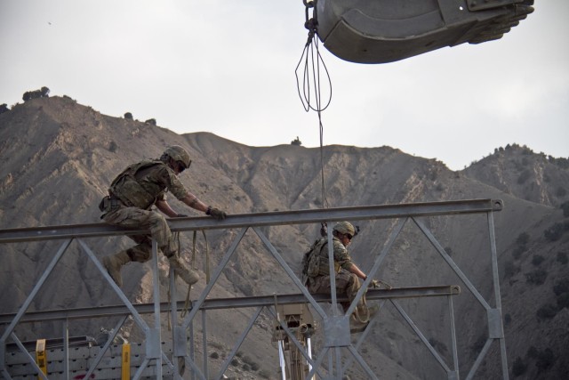 Missouri Guardsmen build bridge helping Currahee movement