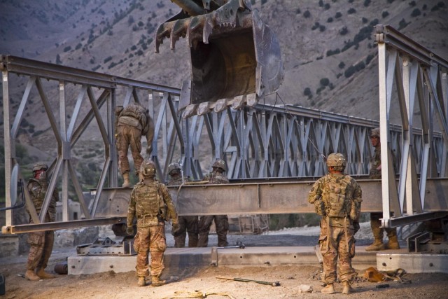 Missouri Guardsmen build bridge helping Currahee movement