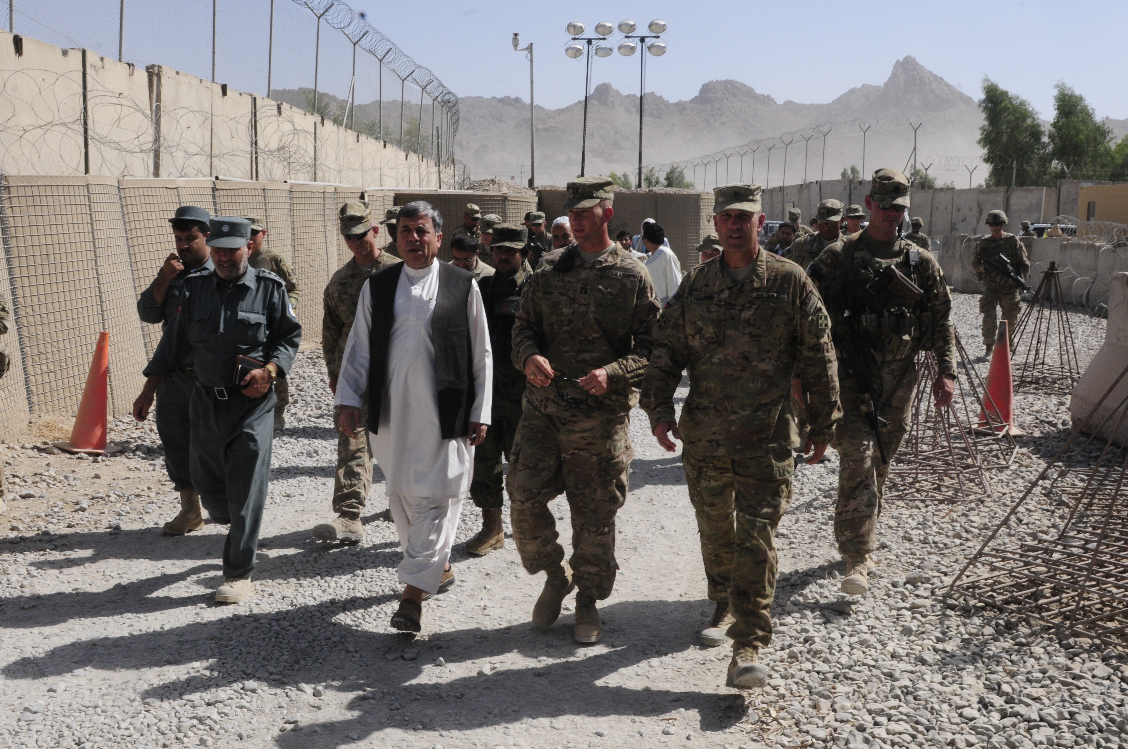 Afghan civilians learn how to operate power plant in Kandahar | Article |  The United States Army