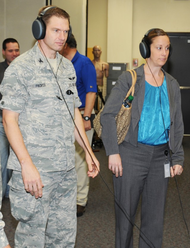 Hearing Center of Excellence director visits USAARL